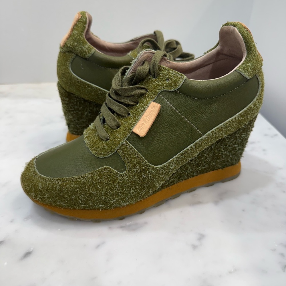 Californiate Olive Green fuzzy wedge sneakers